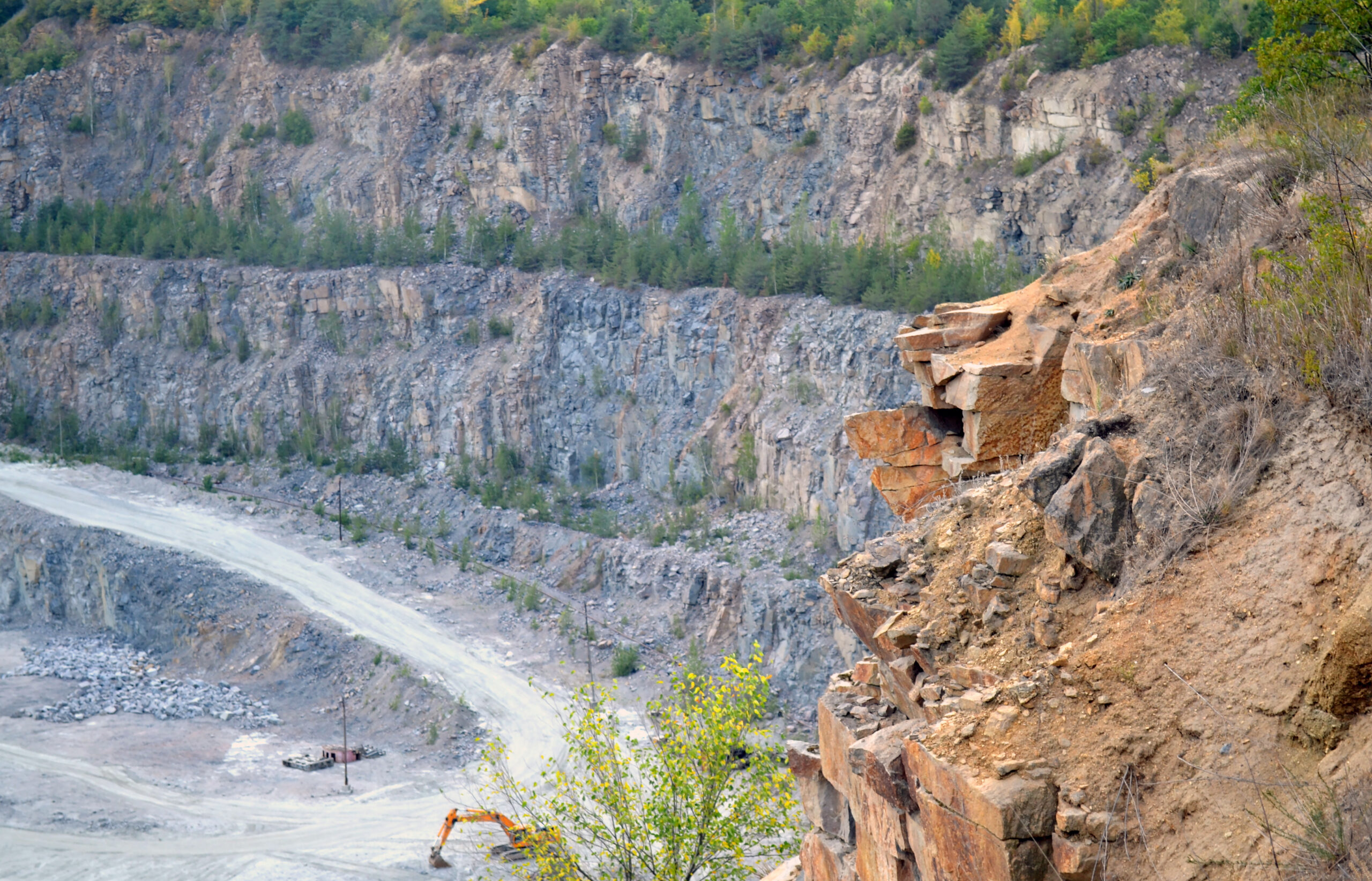The walls of the granite quarry